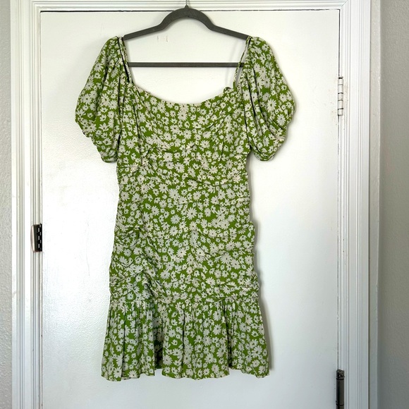 ASTR the Label Green Taupe Ditsy Floral Puffed Sleeve Dress M - Picture 2 of 10